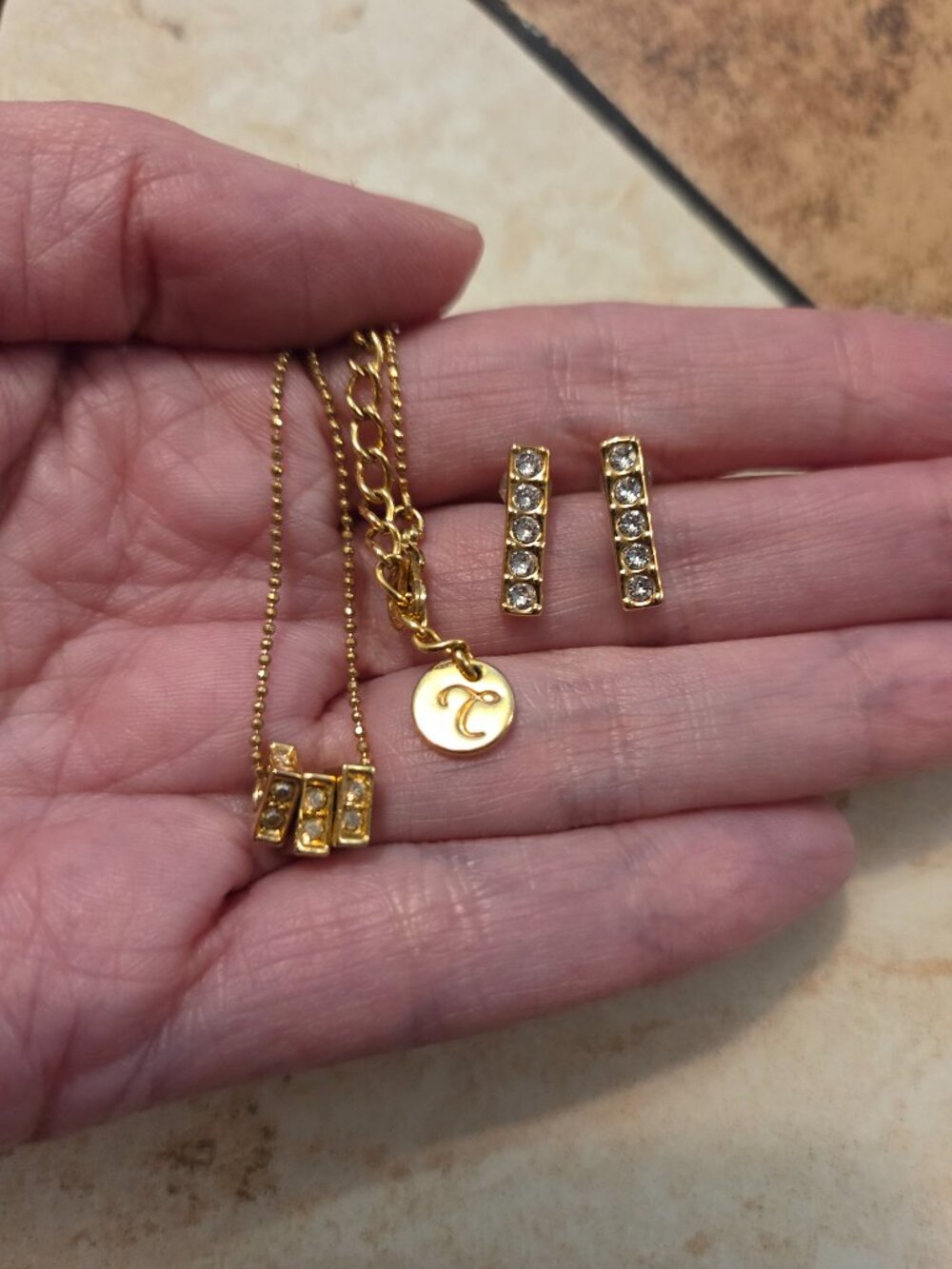 Touchstone crystal Lot of 2. Reposhing necklace and earrings. VG conditio